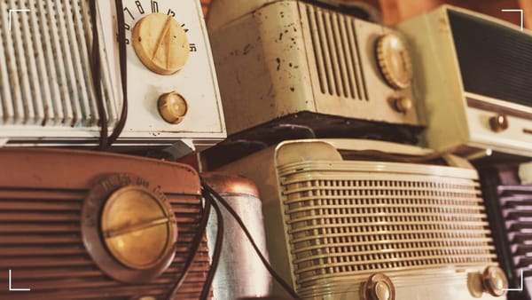 От златната епоха на радиото до съвременния свят на "еднодневните" звезди